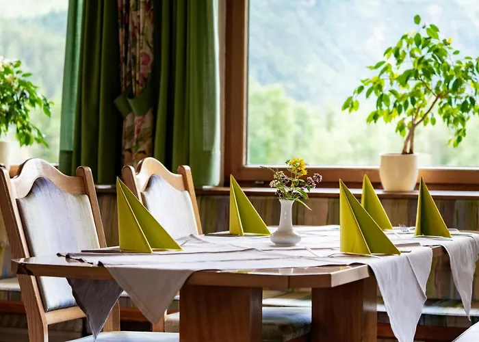 Schwarzer Adler In Haegerau-steeg Naturpark Lechtal Πανσιόν Steeg