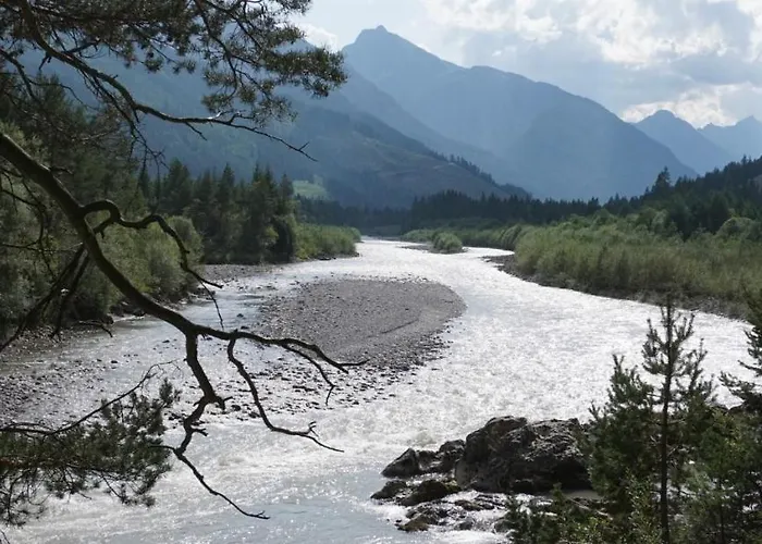 Schwarzer Adler In Haegerau-steeg Naturpark Lechtal 3* Steeg