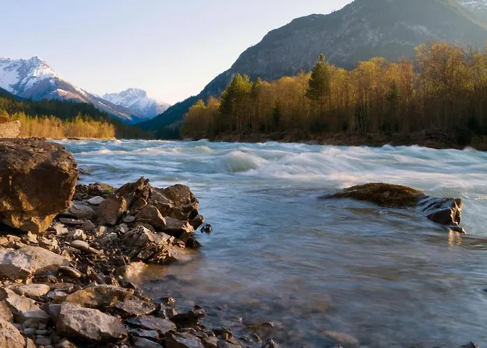 Schwarzer Adler In Haegerau-steeg Naturpark Lechtal 3* Steeg