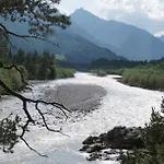 Schwarzer Adler In Haegerau-steeg Naturpark Lechtal 3* Steeg