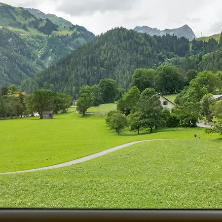 Гостевой дом Schwarzer Adler In Haegerau-steeg Naturpark Lechtal