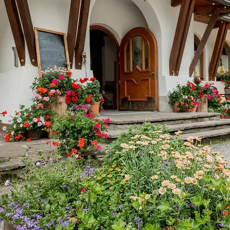 Schwarzer Adler In Haegerau-steeg Naturpark Lechtal 3* Штег