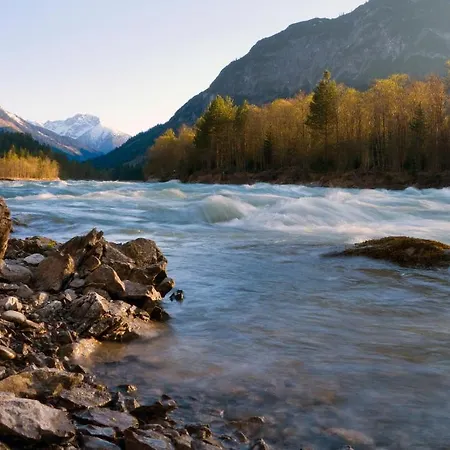 Schwarzer Adler In Haegerau-steeg Naturpark Lechtal 3* Штег